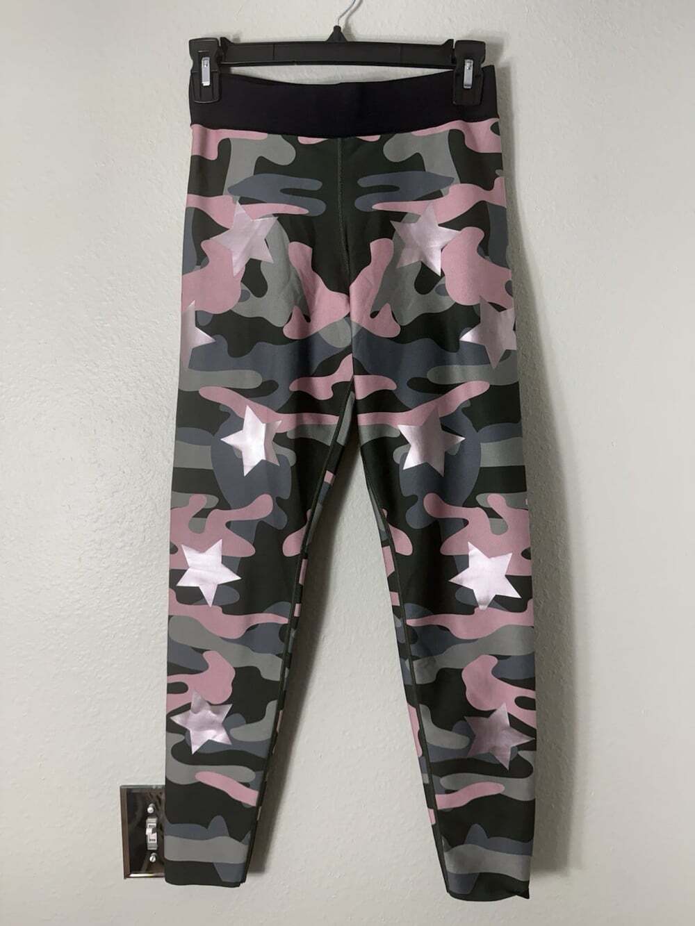 Ultracor Women’s Camo Leggings 25” Inseam - Camo Pink With Stars Size Large